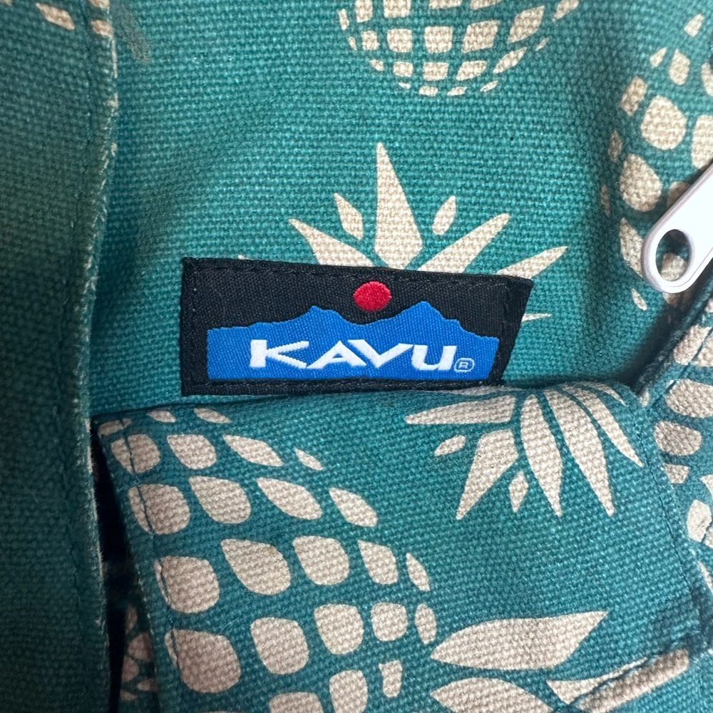 Kavu green Rope Sling Bag with pineapple print - Picture 5 of 14